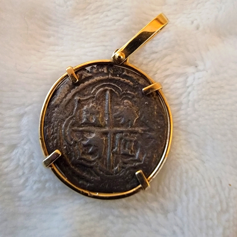 14k gold 1622 Atocha pendant